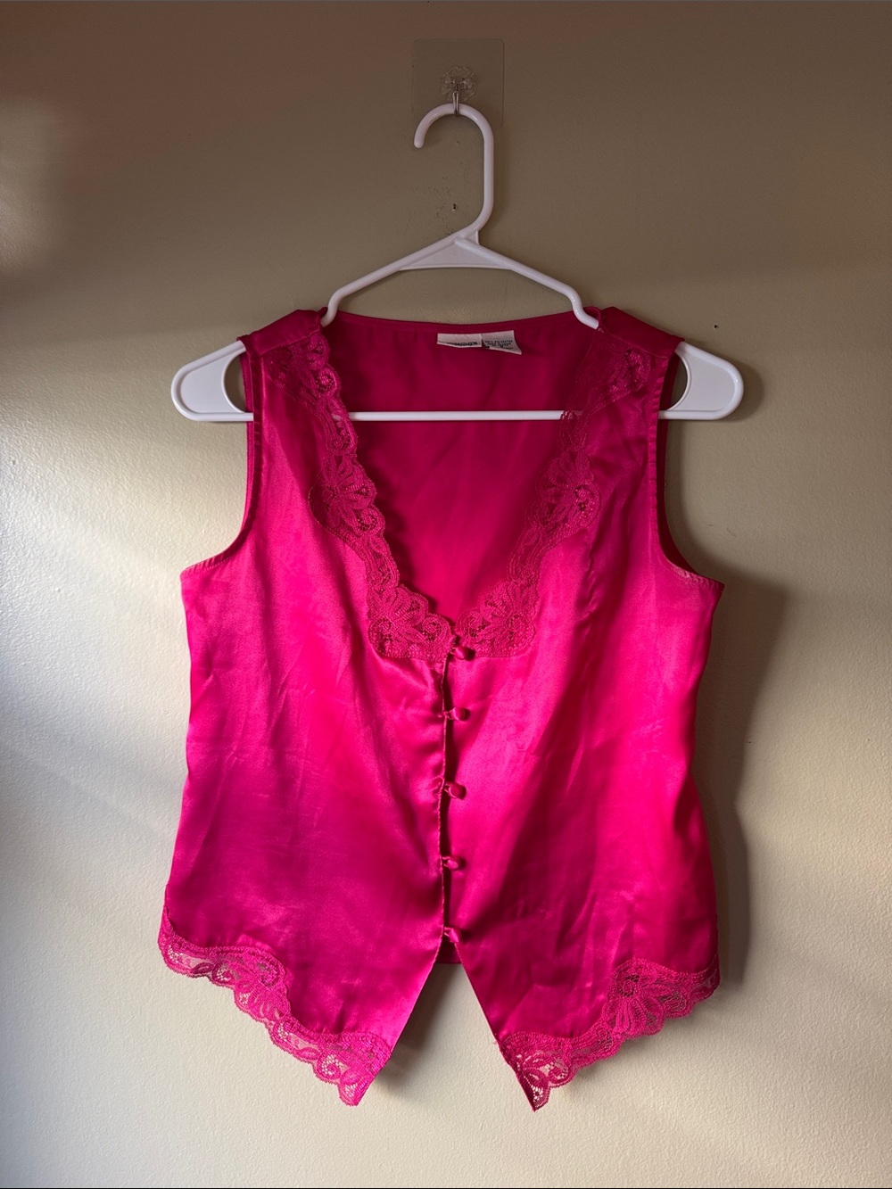 Vintage Fuchsia Lace-Trim Satin Sleeveless Button Down
